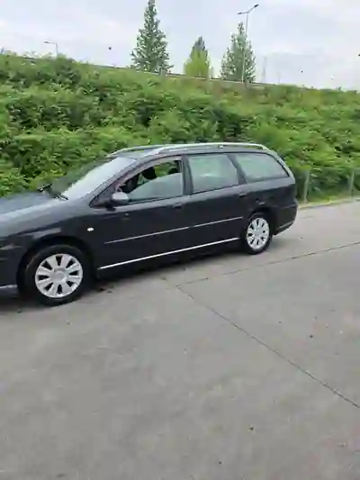 Citroën C5 2006 - 3000 EUR, 323900 km - AUTO.MOTO.pt - 323900km - foto 4 de 6