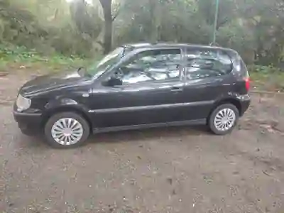 Volkswagen Polo 2001 - 1300 EUR, 228796 km - AUTO.MOTO.pt - 228796km - foto 7 de 15