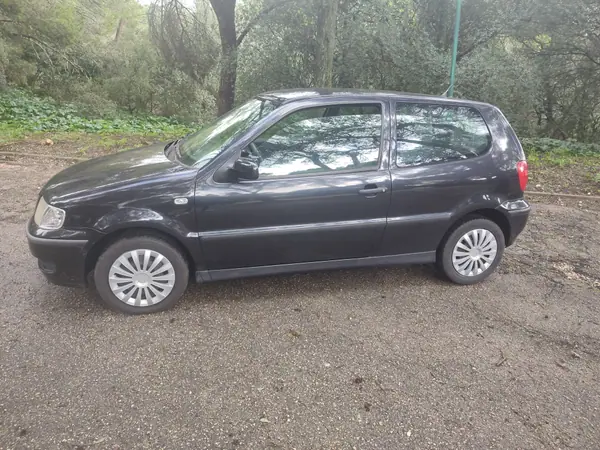 Volkswagen Polo 2001 - 1300 EUR, 228796 km - AUTO.MOTO.pt - 228796km - foto 7 de 15