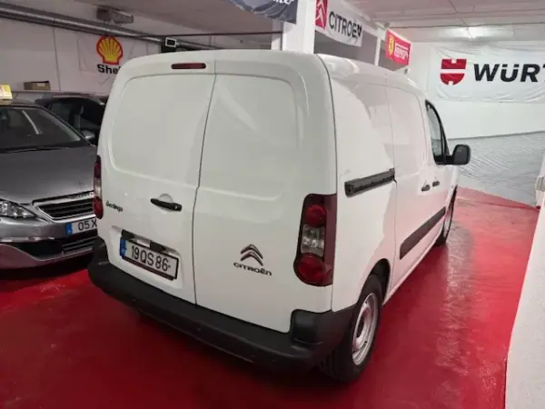 Citroën Berlingo 2015 - 7900 EUR, 221000 km - AUTO.MOTO.pt - 221000km - foto 4 de 29