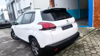 Peugeot 2008 2017 - 10900 EUR, 145000 km - AUTO.MOTO.pt - 145000km - foto 14 de 16