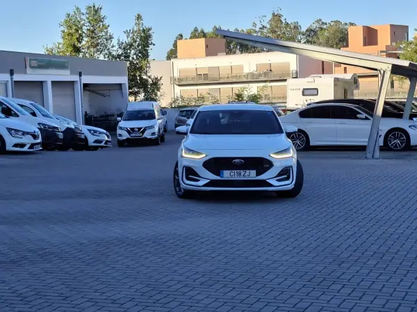 Ford Focus 2022 - 16500 EUR, 97500 km - AUTO.MOTO.pt - 97500km - foto 14 de 37