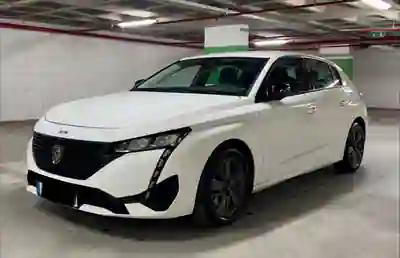 Peugeot 308 2022 - 15500 EUR, 159000 km - 159000km - foto 1 de 8