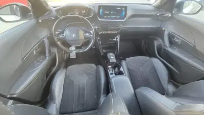 Peugeot e-2008 2022 - 20450 EUR, 95990 km - AUTO.MOTO.pt - 95990km - foto 23 de 28
