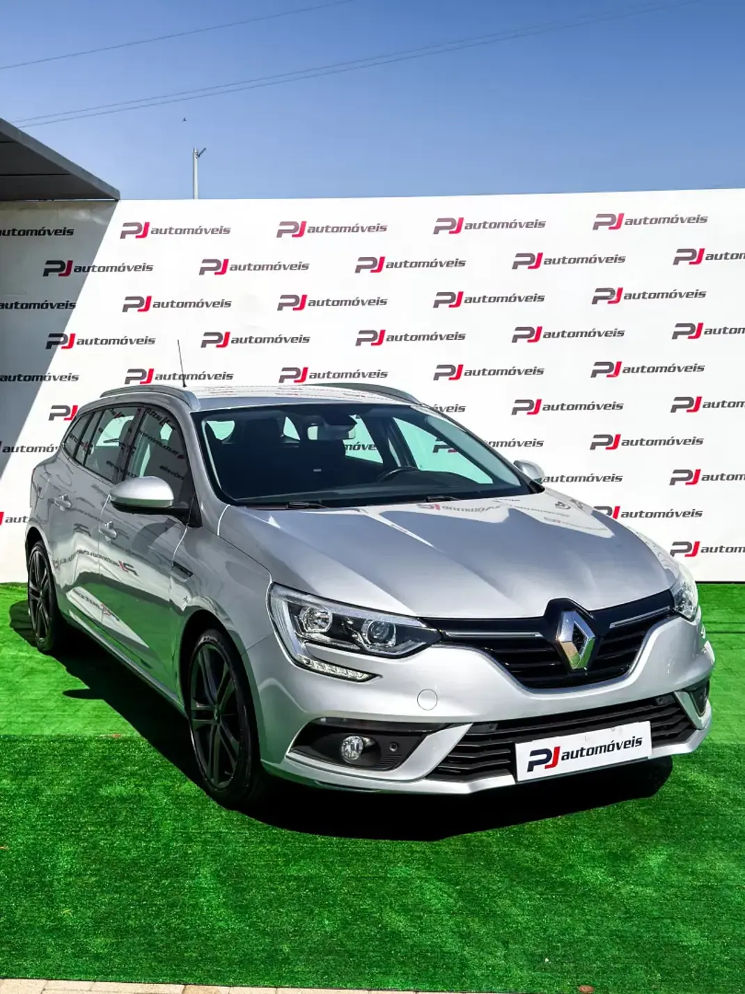 Renault Mégane 2018 - 11990 EUR, 133000 km - 133000km - foto 4 de 19