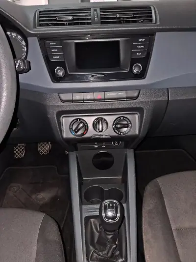 Skoda Fabia Break 2016 - 7990 EUR, 110000 km - AUTO.MOTO.pt - 110000km - foto 17 de 18