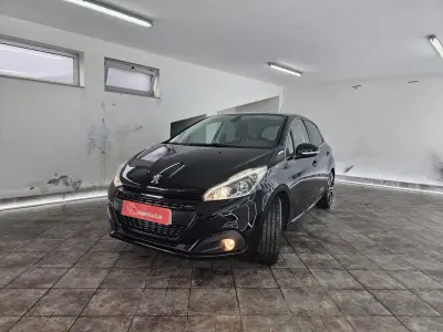 Peugeot 208 2019 - 11950 EUR, 90328 km - AUTO.MOTO.pt - 90328km - foto 5 de 90