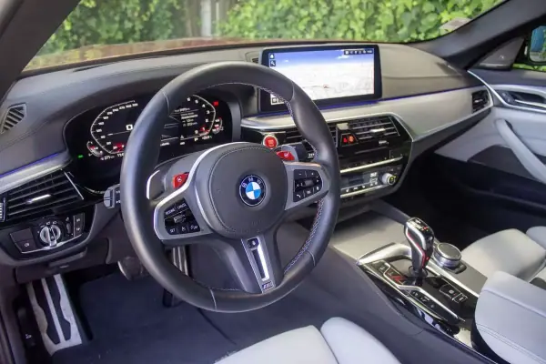 BMW M5 2020 - 92900 EUR, 31800 km - AUTO.MOTO.pt - 31800km - foto 11 de 21