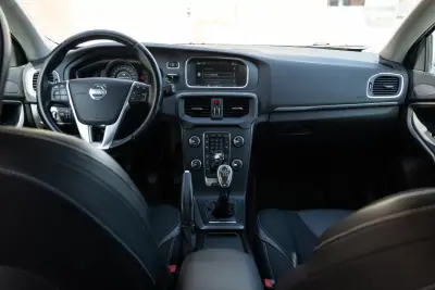 Volvo V40 2013 - 10900 EUR, 164820 km - 164820km - foto 8 de 19