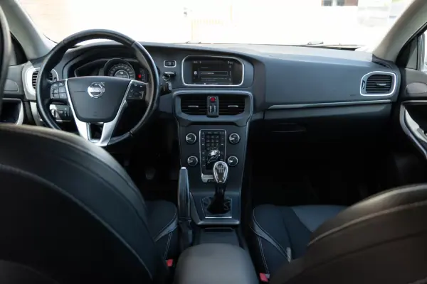 Volvo V40 2013 - 10900 EUR, 164820 km - 164820km - foto 8 de 19