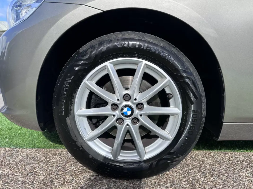BMW 216 Gran Tourer 2015 - 14900 EUR, 180000 km - AUTO.MOTO.pt - 180000km - foto 21 de 77