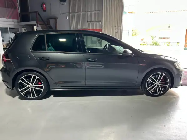 Volkswagen Golf 2014 - 20000 EUR, 187000 km - AUTO.MOTO.pt - 187000km - foto 6 de 33