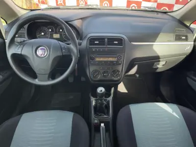 Fiat Grande Punto 2008 - 4990 EUR, 112345 km - AUTO.MOTO.pt - 112345km - foto 8 de 15
