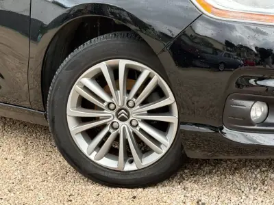 Citroën C4 2011 - 8990 EUR, 165000 km - AUTO.MOTO.pt - 165000km - foto 9 de 16