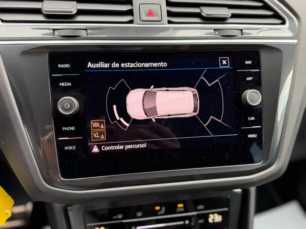 Volkswagen Tiguan 2022 - 33900 EUR, 71516 km - AUTO.MOTO.pt - 71516km - foto 13 de 21