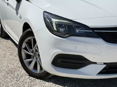 Opel Astra Sports Tourer 2021 - 11450 EUR, 185000 km - AUTO.MOTO.pt - 185000km - foto 2 de 16