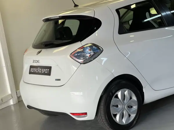 Renault Zoe 2018 - 10990 EUR, 130000 km - AUTO.MOTO.pt - 130000km - foto 26 de 36