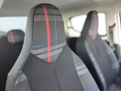 Peugeot 108 2014 - 6750 EUR, 58030 km - AUTO.MOTO.pt - 58030km - foto 19 de 28