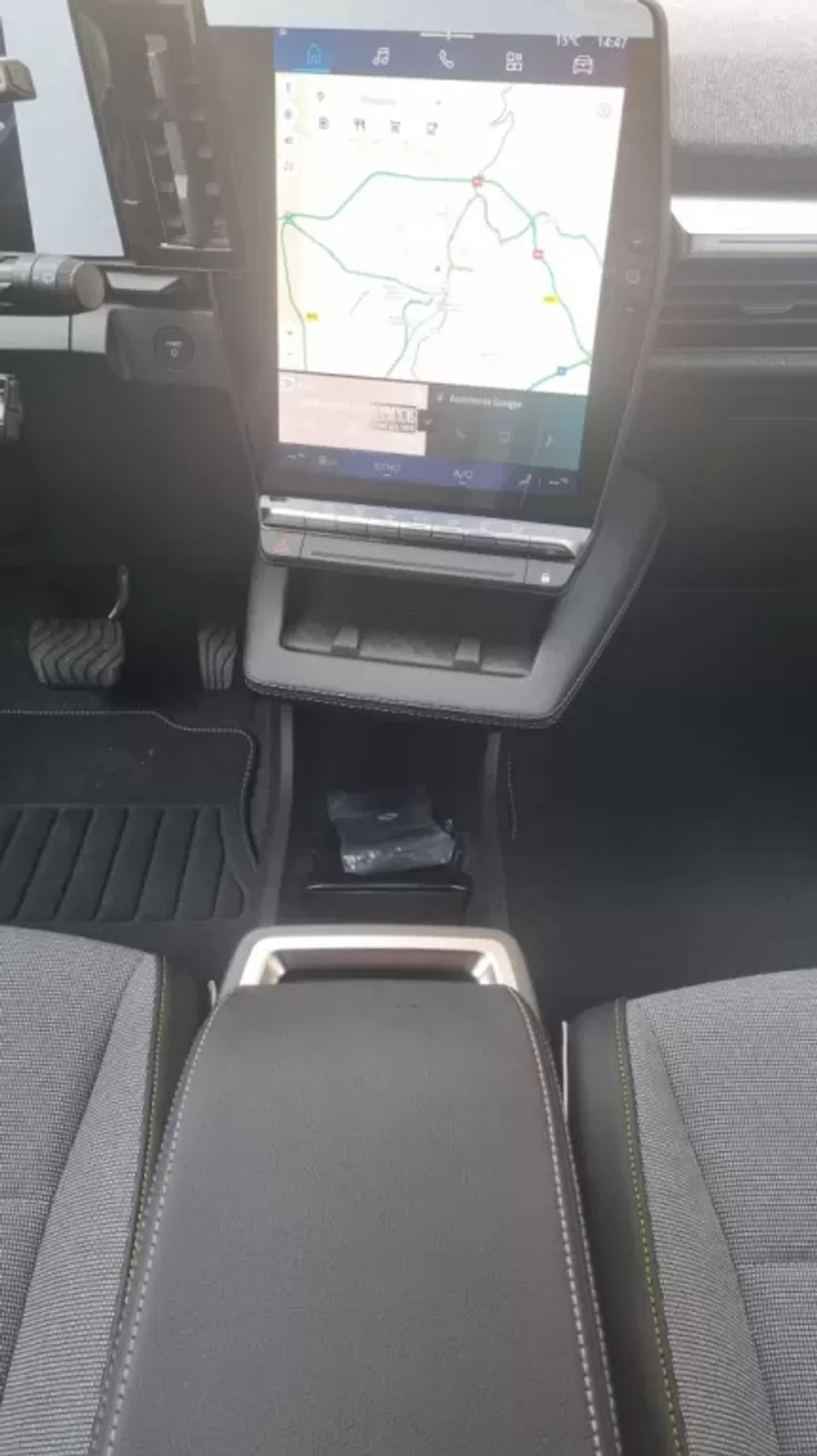 Renault Mégane E-Tech 2024 - 39000 EUR, 15500 km - AUTO.MOTO.pt - 15500km - foto 18 de 33