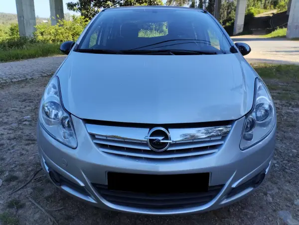 Opel Corsa 2010 - 5000 EUR, 240000 km - AUTO.MOTO.pt - 240000km - foto 2 de 24