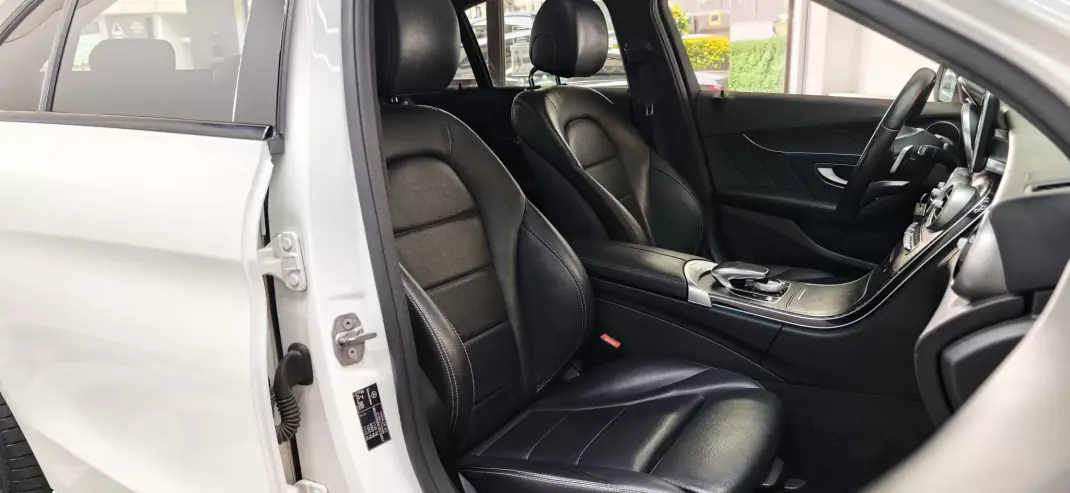 Mercedes-Benz C 220 2016 - 22990 EUR, 170000 km - AUTO.MOTO.pt - 170000km - foto 26 de 36