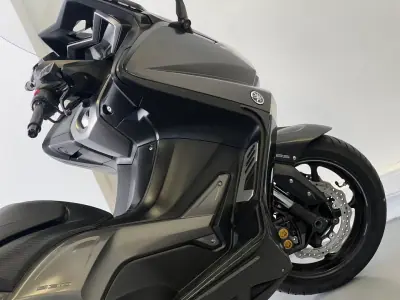 Yamaha TMAX 2015 - 8990 EUR, 25000 km - AUTO.MOTO.pt - 25000km - foto 9 de 26
