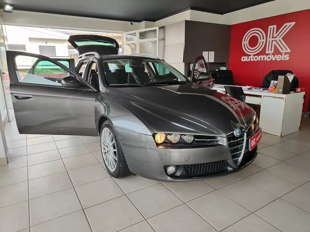 Alfa Romeo 159 Sportwagon 2008 - 7250 EUR, 221050 km - AUTO.MOTO.pt - 221050km - foto 19 de 37