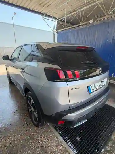 Peugeot 3008 2017 - 16000 EUR, 133000 km - AUTO.MOTO.pt - 133000km - foto 2 de 9