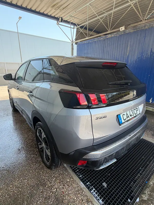 Peugeot 3008 2017 - 16000 EUR, 133000 km - AUTO.MOTO.pt - 133000km - foto 2 de 9