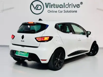 Renault Clio 2018 — photo 6 of 57