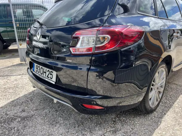 Renault Mégane Sport Tourer 2014 - 9500 EUR, 239995 km - AUTO.MOTO.pt - 239995km - foto 11 de 23