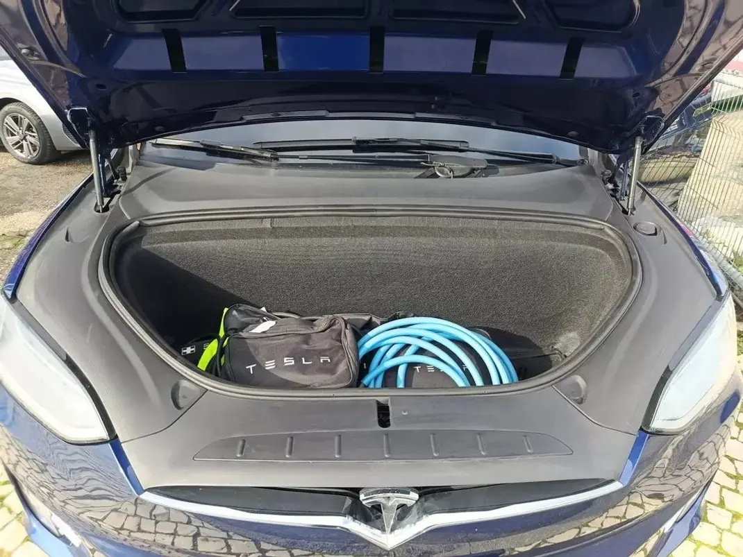 Tesla Model X 2020 - 45500 EUR, 85990 km - AUTO.MOTO.pt - 85990km - foto 12 de 38