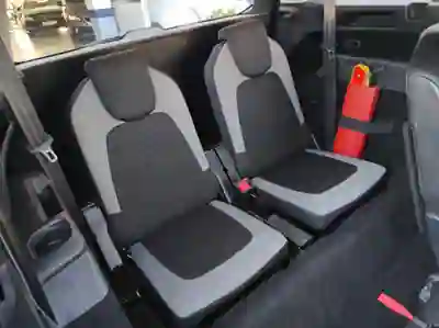 Citroën C4 Grand Picasso 2015 - 10500 EUR, 185000 km - AUTO.MOTO.pt - 185000km - foto 12 de 15