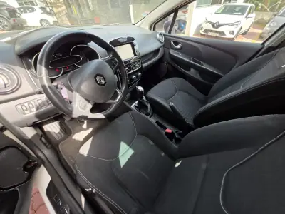 Renault Clio 2016 - 9950 EUR, 100500 km - foto 3 de 5