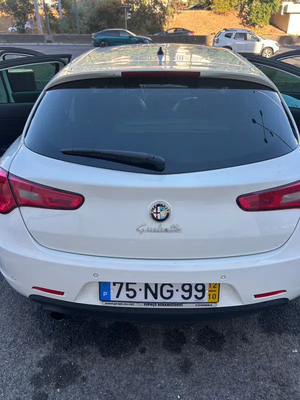Alfa Romeo Giulietta 2012 — foto 3 de 15
