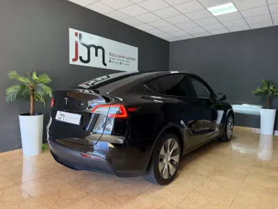 Tesla Model Y 2023 - 36500 EUR, 16200 km - 16200km - foto 3 de 15