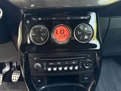 Citroën DS3 2013 - 9995 EUR, 137790 km - AUTO.MOTO.pt - 137790km - foto 36 de 43