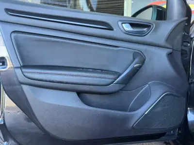 Renault Mégane 2021 - 19900 EUR, 72500 km - AUTO.MOTO.pt - 72500km - foto 19 de 25