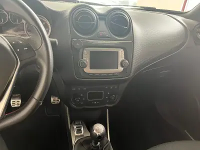Alfa Romeo MiTo 2017 - 11750 EUR, 108340 km - AUTO.MOTO.pt - 108340km - foto 7 de 10
