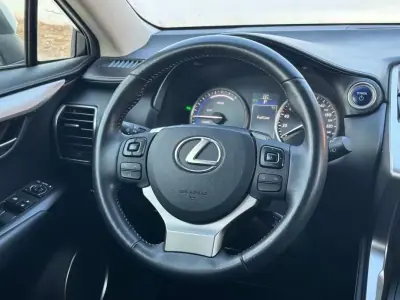 Lexus NX 300h 2014 - 23750 EUR, 66500 km - AUTO.MOTO.pt - 66500km - foto 18 de 29