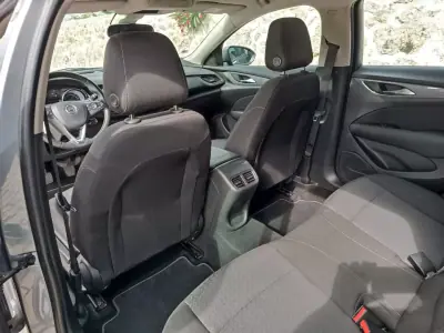 Opel Insignia Sports Tourer 2020 - 13000 EUR, 208000 km - 208000km - foto 13 de 19