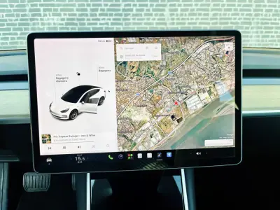Tesla Model 3 2019 - 24490 EUR, 112000 km - 112000km - foto 12 de 16