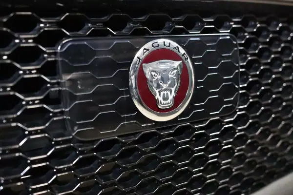 Jaguar XF 2016 - 25900 EUR, 63375 km - AUTO.MOTO.pt - 63375km - foto 4 de 36