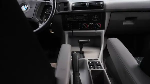 BMW 520 1994 - 5900 EUR, 241000 km - AUTO.MOTO.pt - 241000km - foto 18 de 19