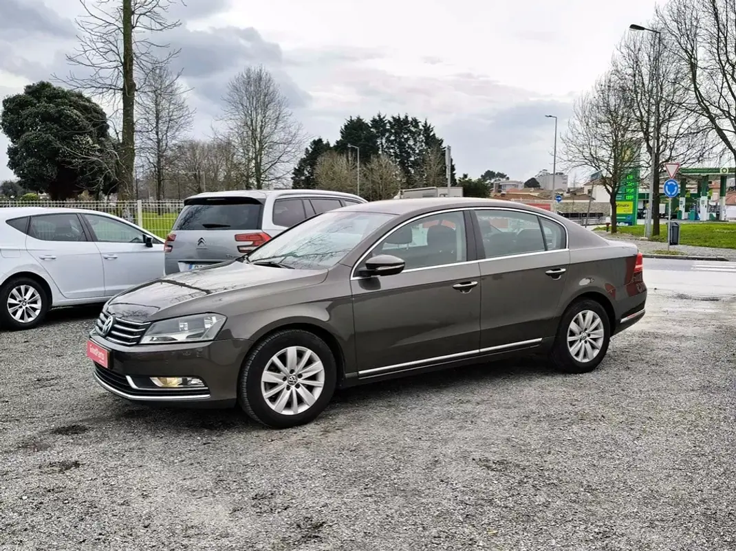 Volkswagen Passat 2012 - 8490 EUR, 296803 km - AUTO.MOTO.pt - 296803km - foto 6 de 27