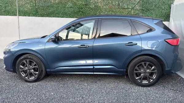 Ford Kuga 2022 - 15400 EUR, 108000 km - AUTO.MOTO.pt - 108000km - foto 3 de 12