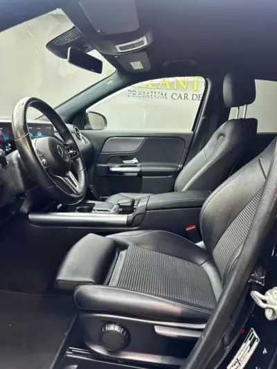 Mercedes-Benz GLA 250 2022 - 34000 EUR, 107000 km - AUTO.MOTO.pt - 107000km - foto 10 de 28