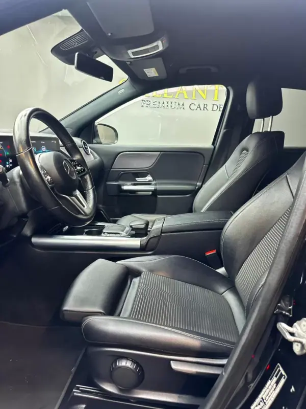 Mercedes-Benz GLA 250 2022 - 34000 EUR, 107000 km - AUTO.MOTO.pt - 107000km - foto 10 de 28