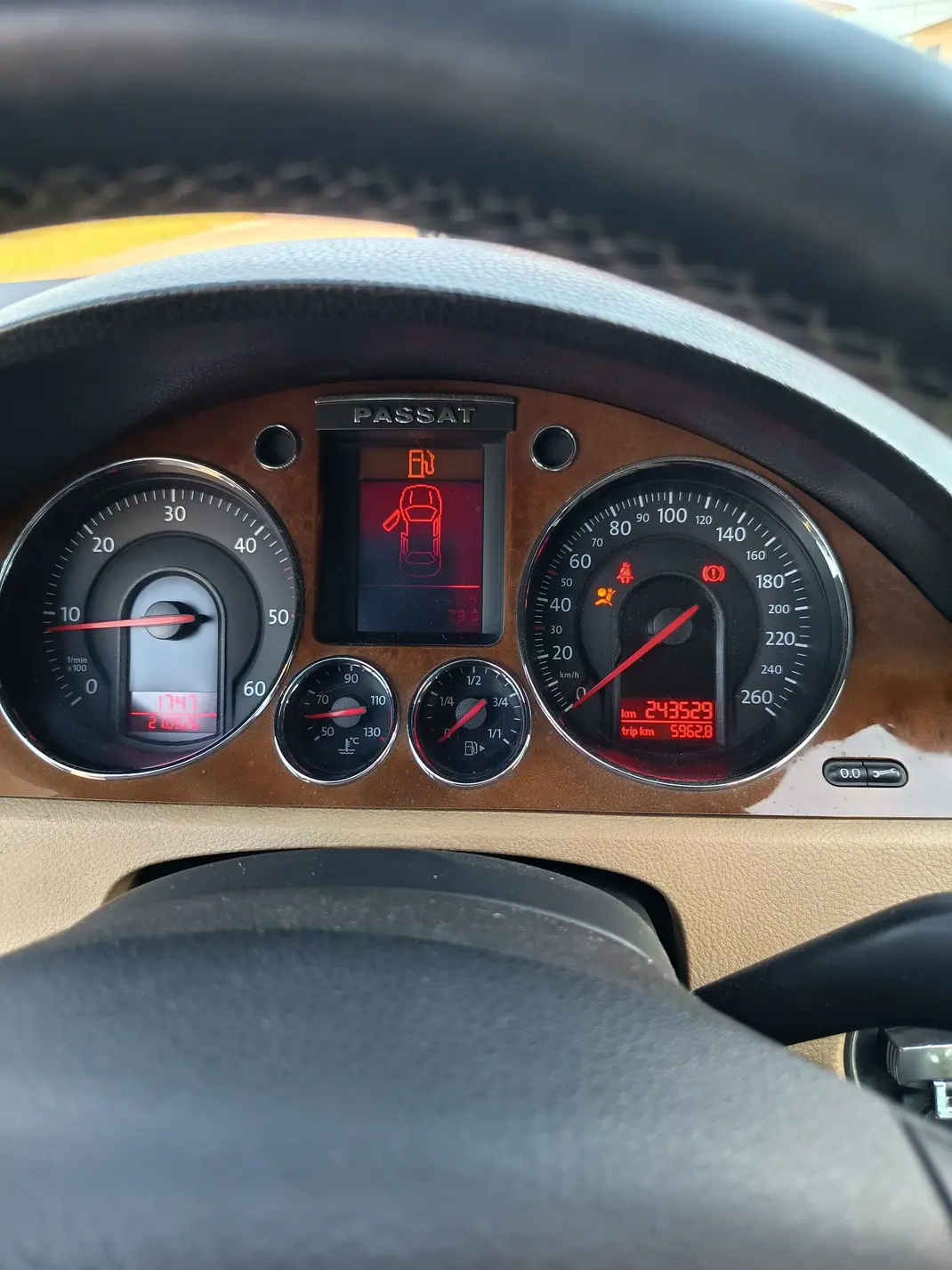 Volkswagen Passat Variant 2005 - 3550 EUR, 244000 km - 244000km - foto 5 de 12