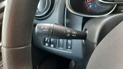 Renault Clio Sport Tourer 2018 - 11890 EUR, 89764 km - AUTO.MOTO.pt - 89764km - foto 33 de 46